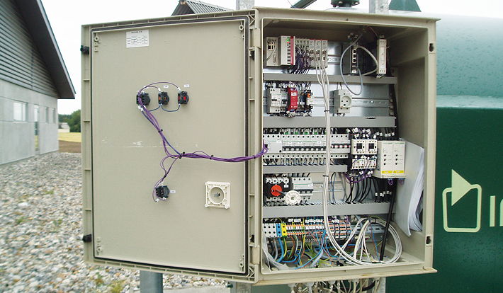 The entire system is run by a computer and therefore requires no labour input once it’s all set up and working properly