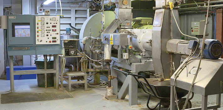 The extruder at ForFarmers’ Bury St Edmunds mill uses a combination of heat, pressure and moisture to break up the starch molecules in wheat, oats and soya beans