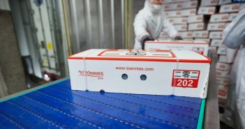 Tönnies plant in Germany yet to convince authorities it is safe to re-open Tonnies