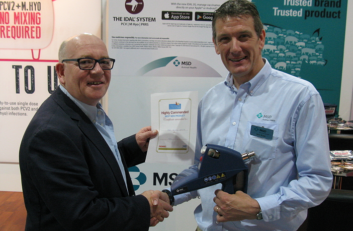John Lewis present ta highly commended certificate to Nick Butler of MSD Animal Health