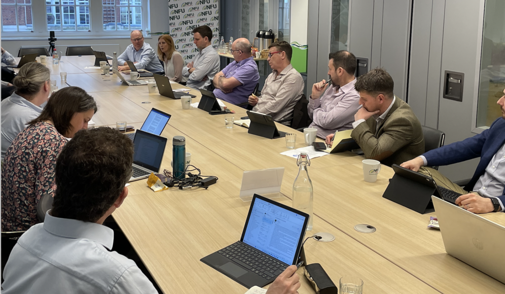 NPA remark: New PIG begins with a bang, with ASF, contracts and farrowing techniques at the desk!